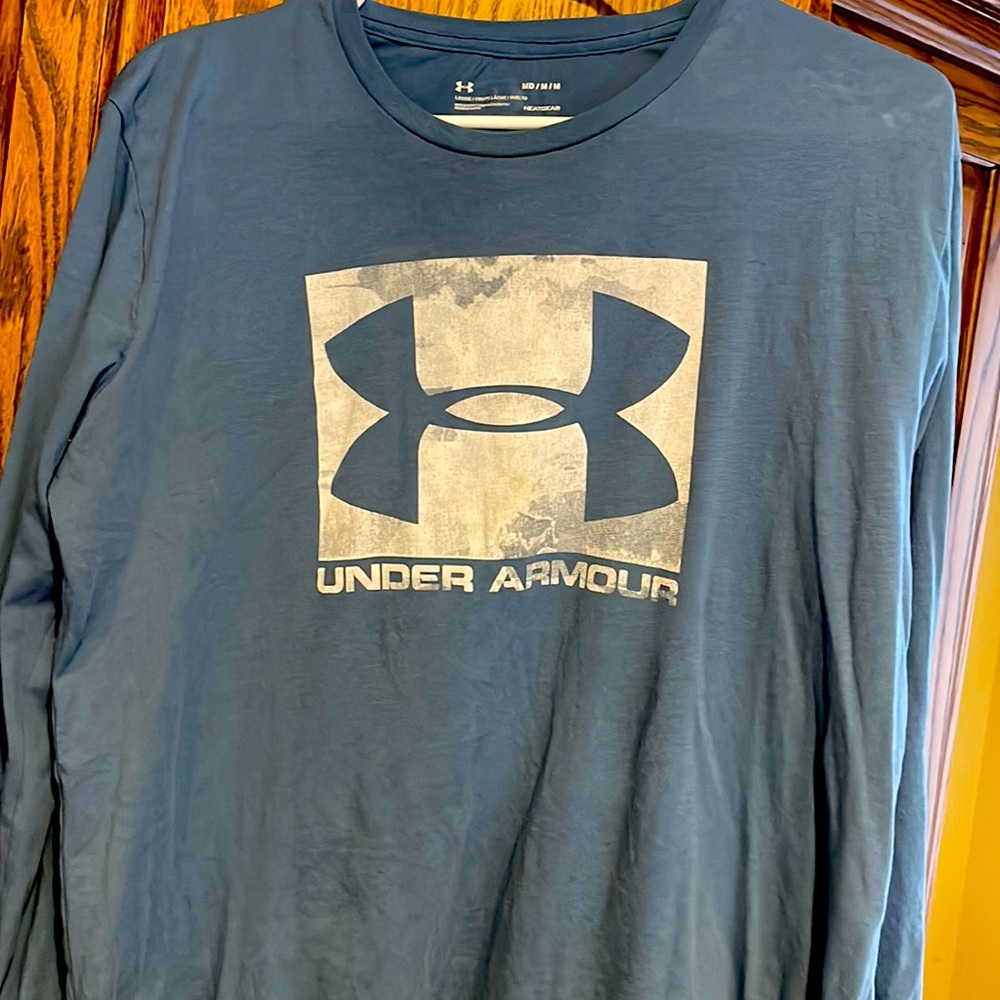 Men’s under Armour T-shirt
